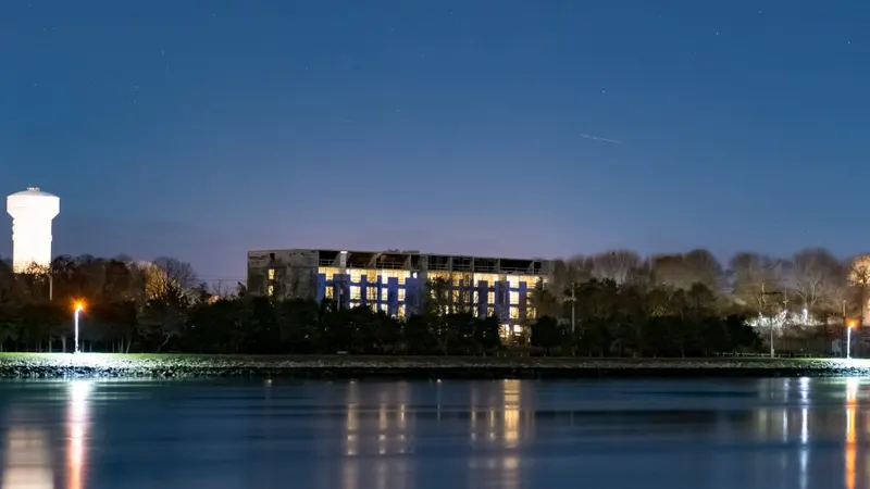 Commercial building at dusk electrically serviced by CES